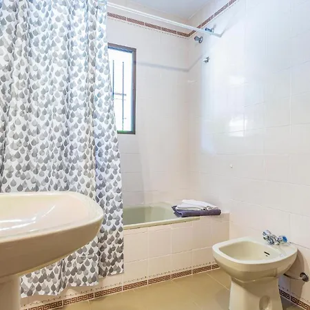 度假居 3 Bedroom Awesome In *